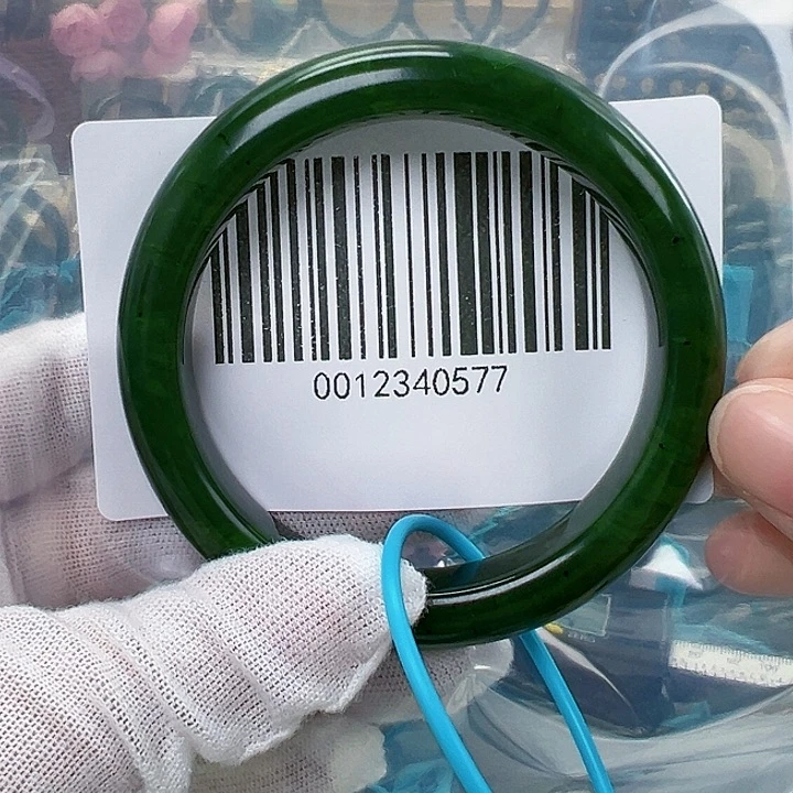 和田玉手镯未镶嵌微瑕55.5