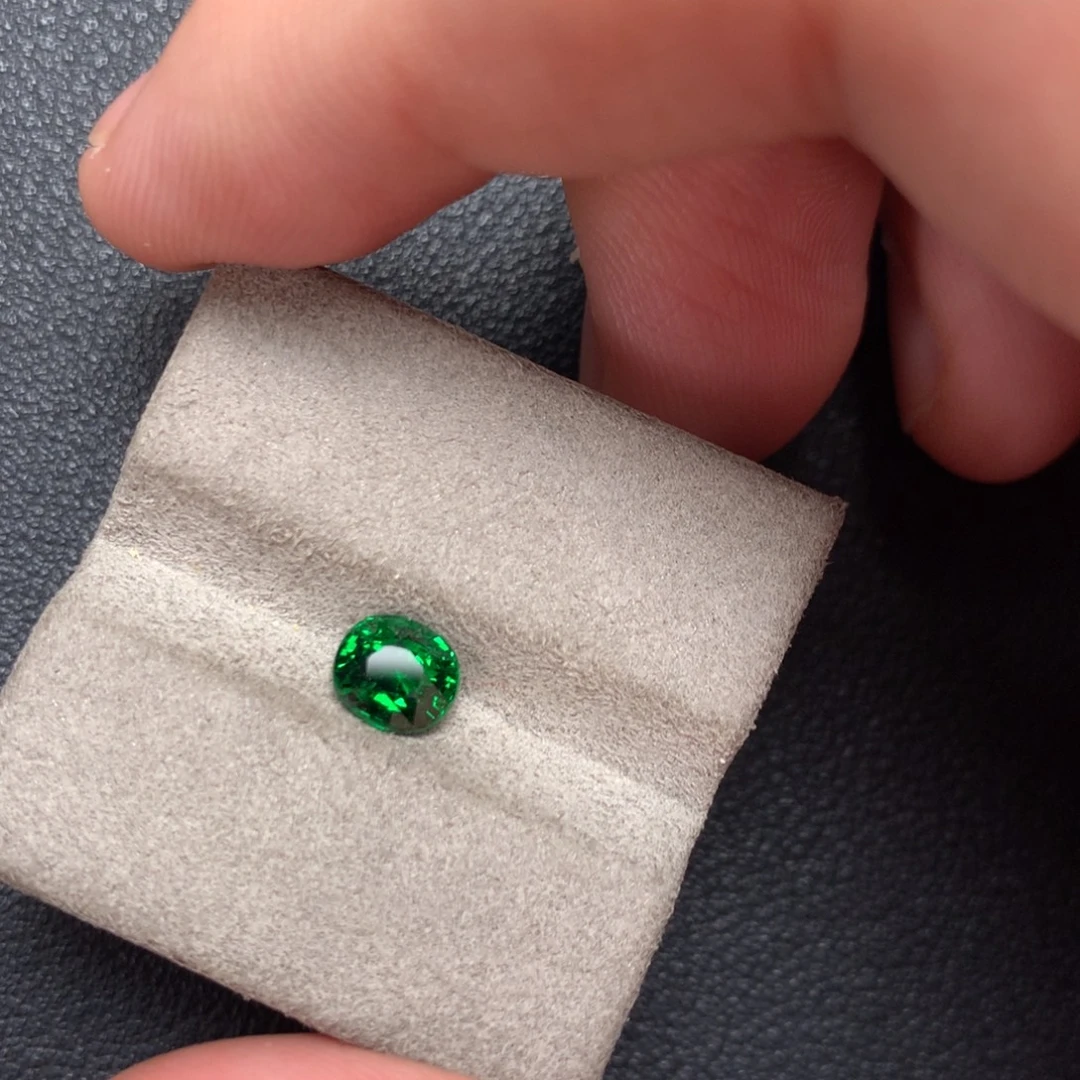 裸石未镶嵌石榴石（沙弗莱）裸石1.03ct