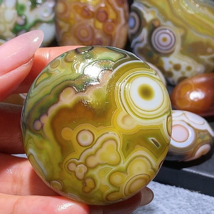 玛瑙/玉髓未镶嵌珠宝奇石104