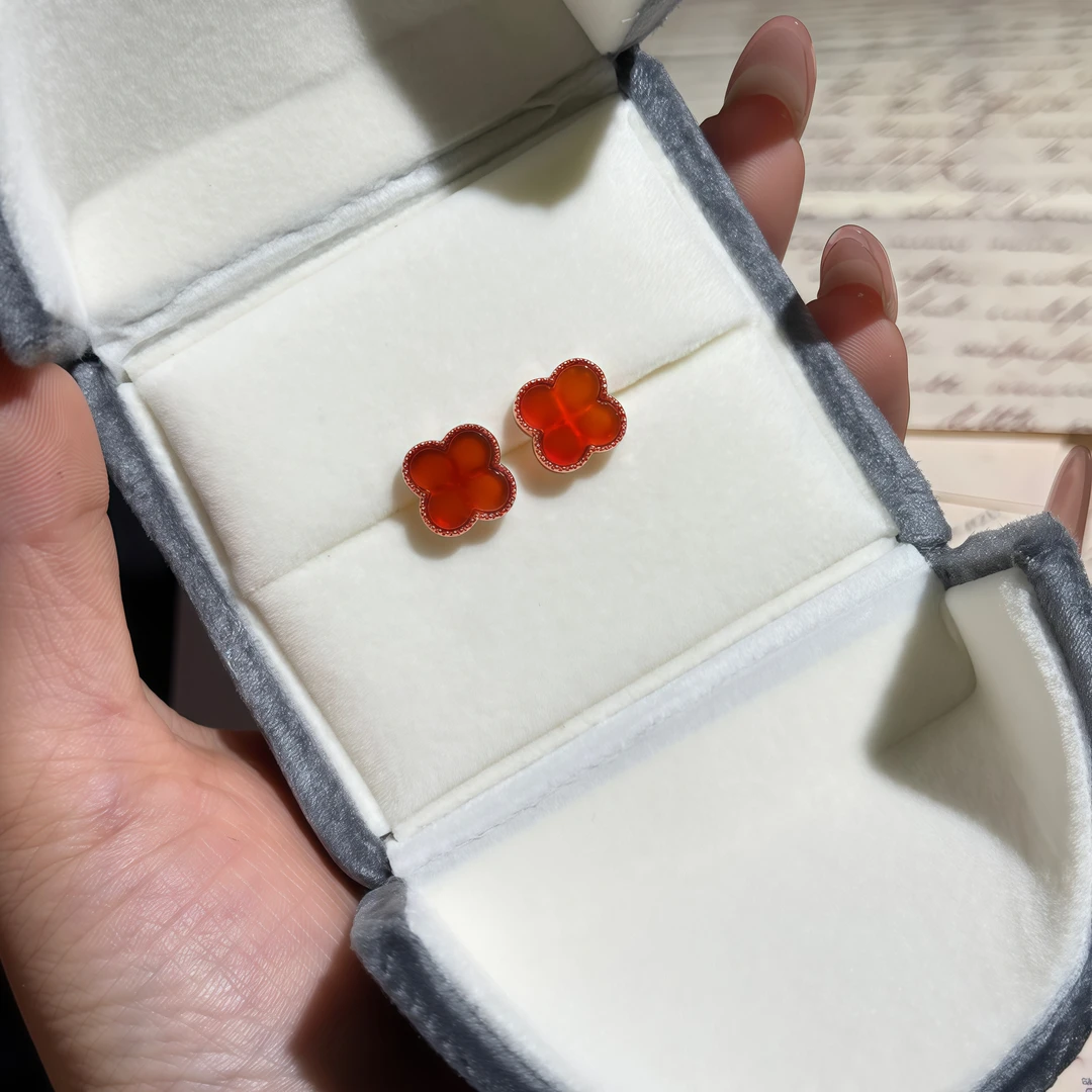 《黛喜珠宝》玛瑙玉髓四叶草耳钉多样性发其一gdp0075