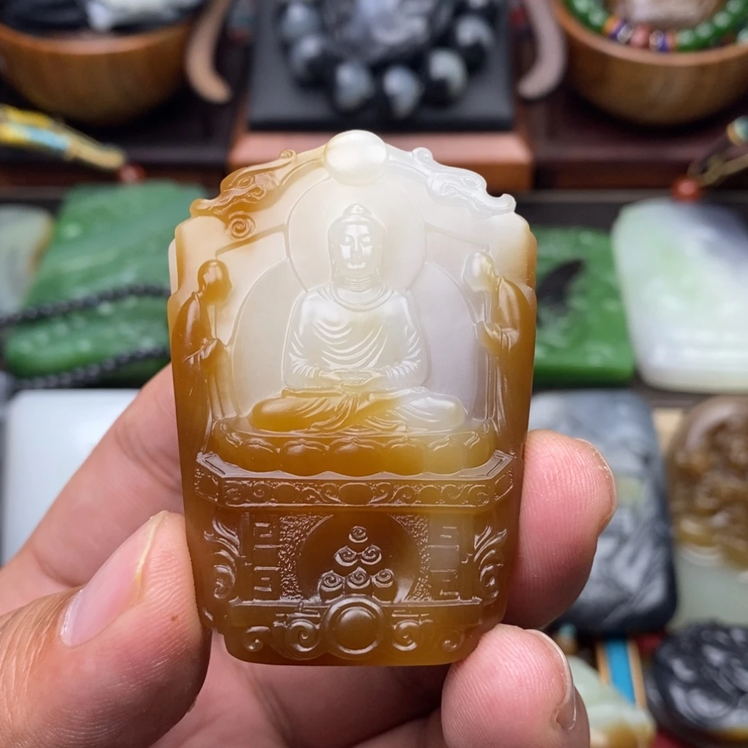 哦***。和田玉未镶嵌颈饰