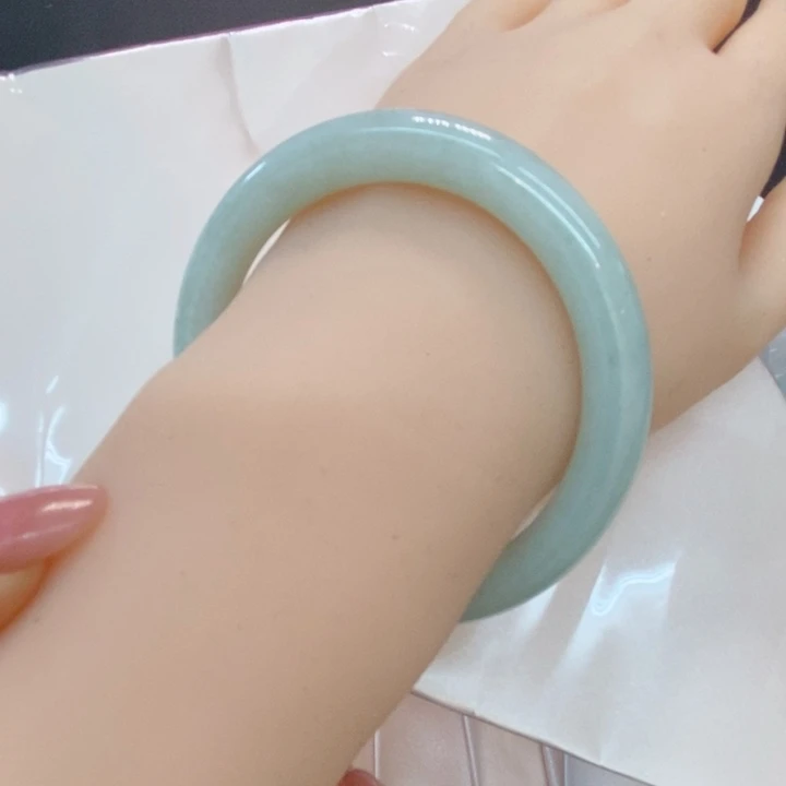 未镶嵌手镯（圆镯）翡翠手镯