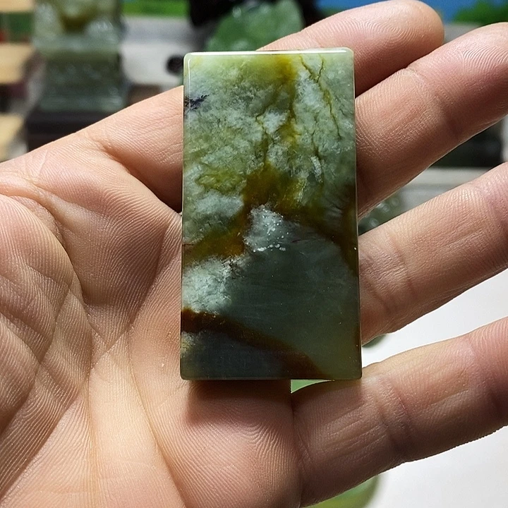 蛇纹石玉未镶嵌挂件