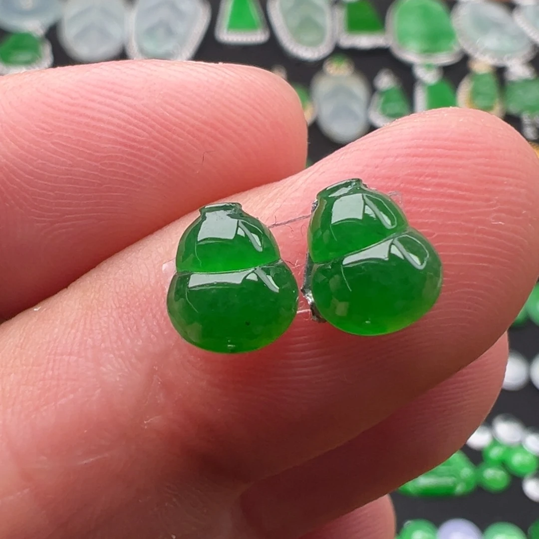 翡翠颈饰未镶嵌葫芦7.7