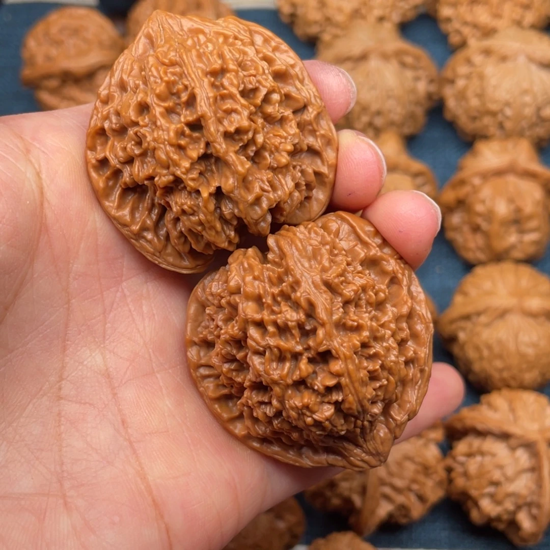 馨***轩把件文玩核桃41全品毕业满天星