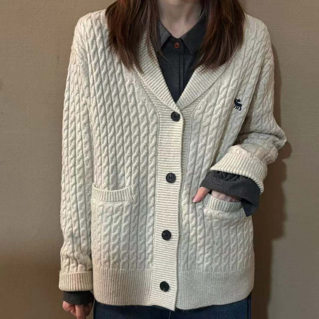 【灿烂】V领绞花口袋毛衣开衫