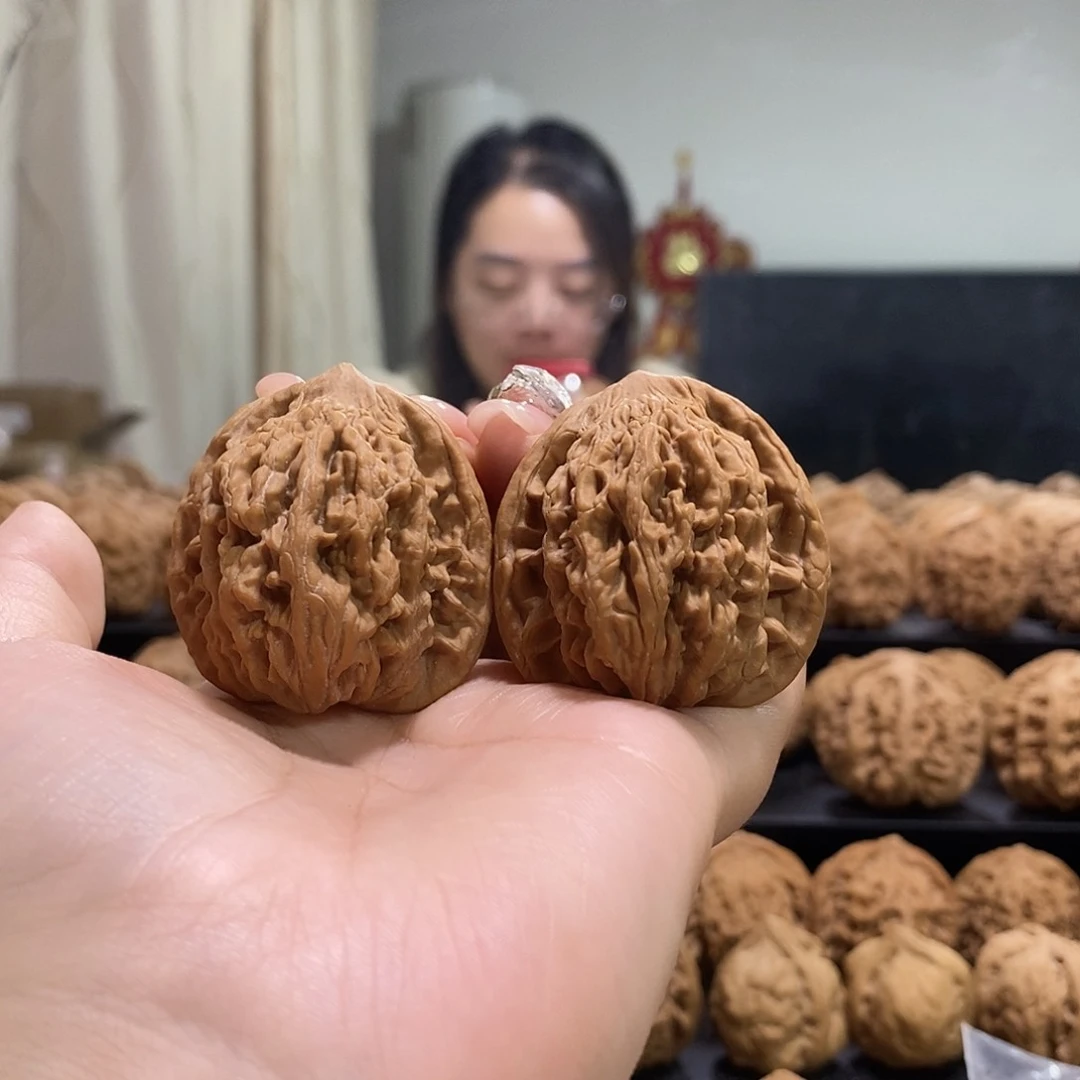 把件文玩核桃40麦虎尖有伤