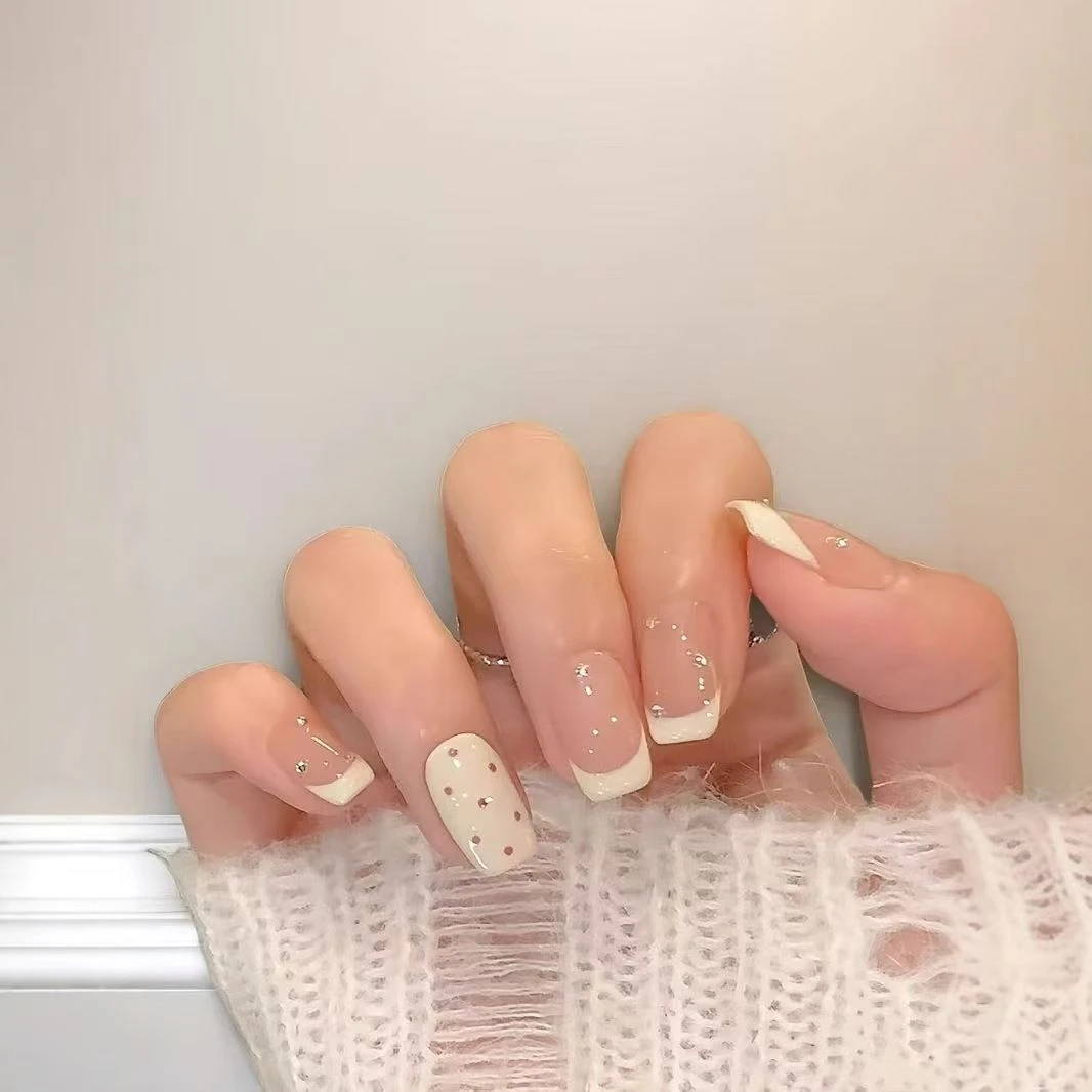 【奶白粉钻】星光波点手工穿戴甲法式可爱甜酷百搭中梯显白气质简约