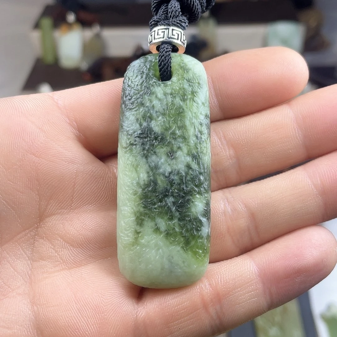 岫玉颈饰未镶嵌繁*章