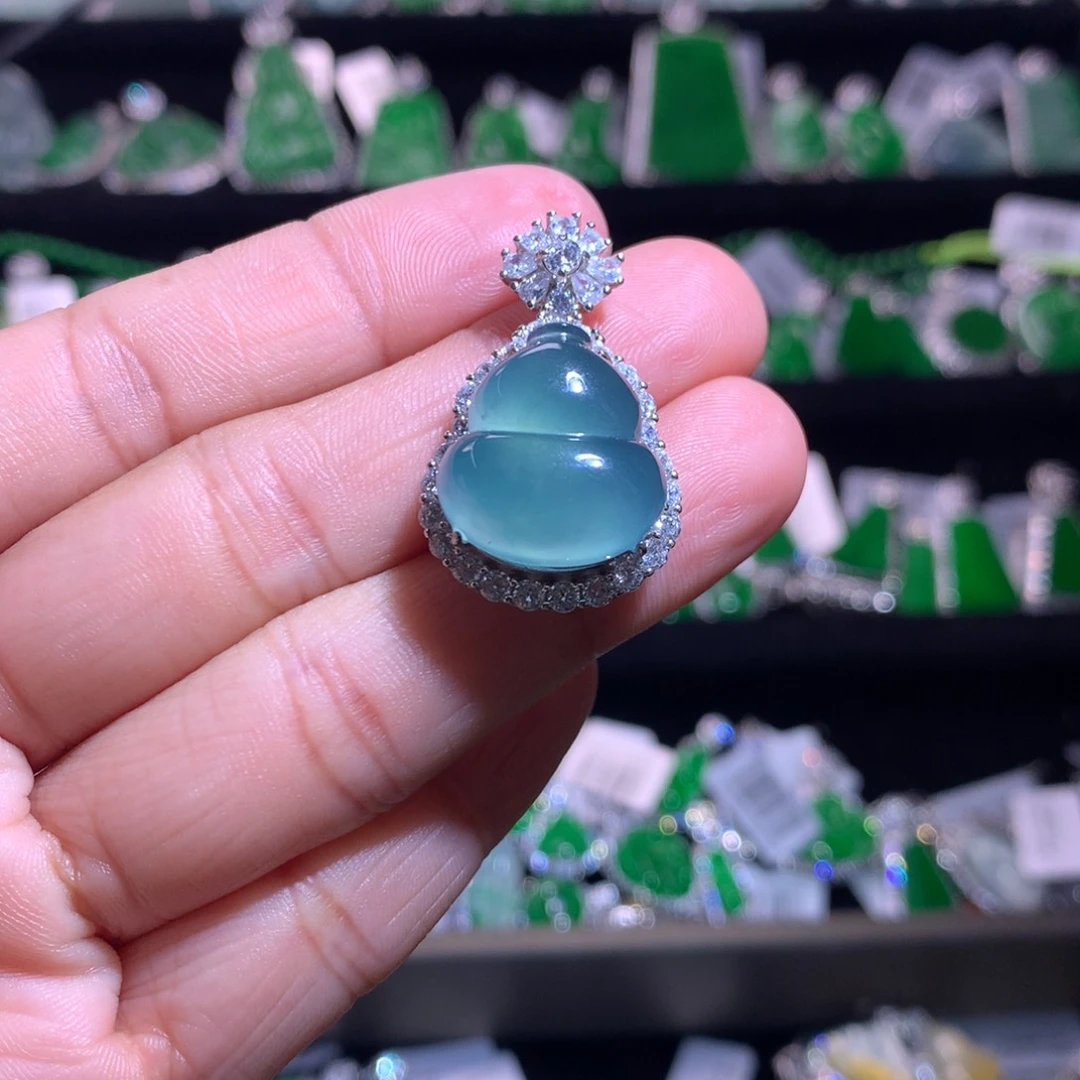 【闪购商品】颈饰银S925镶嵌翡翠葫芦吊坠