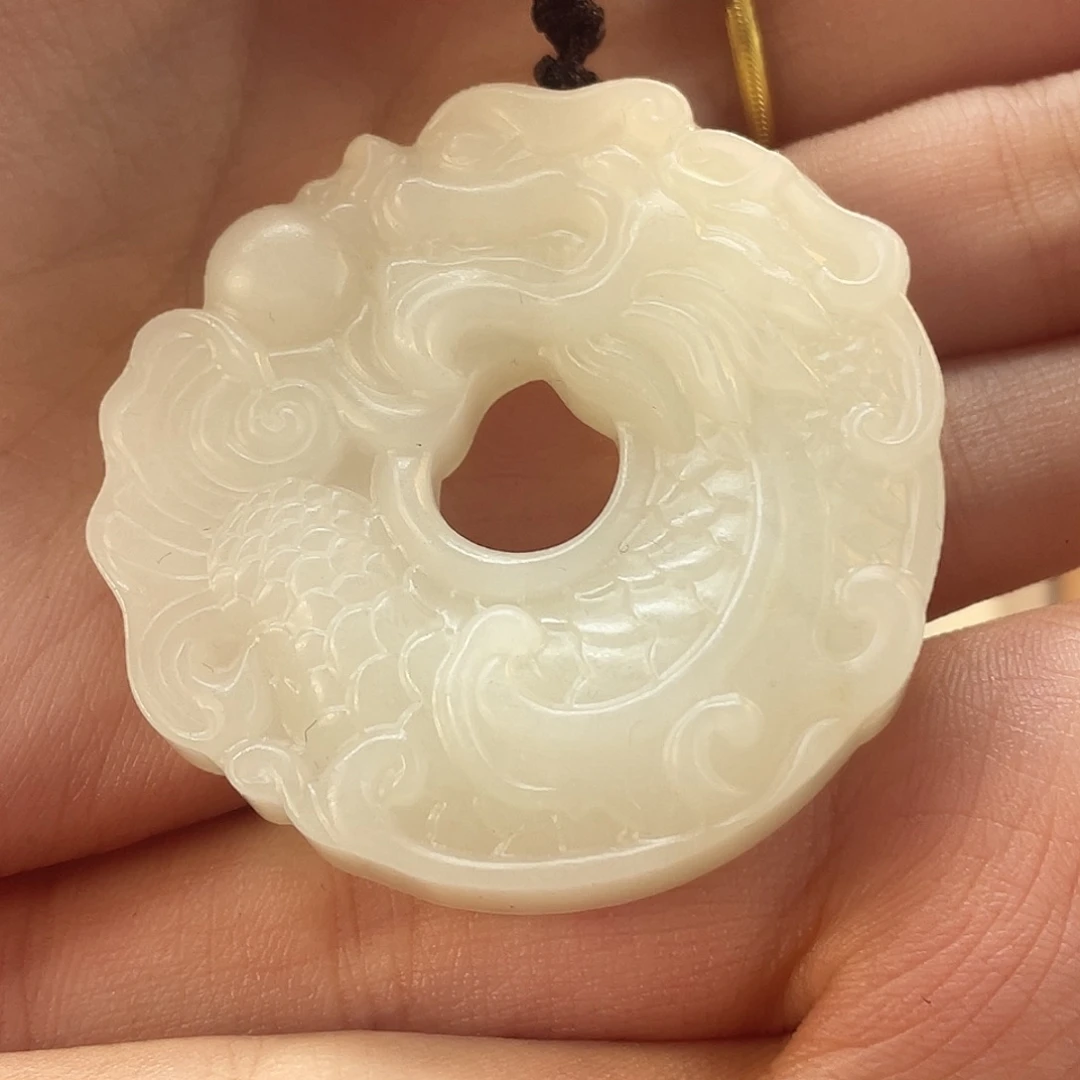 苏***）和田玉未镶嵌颈饰