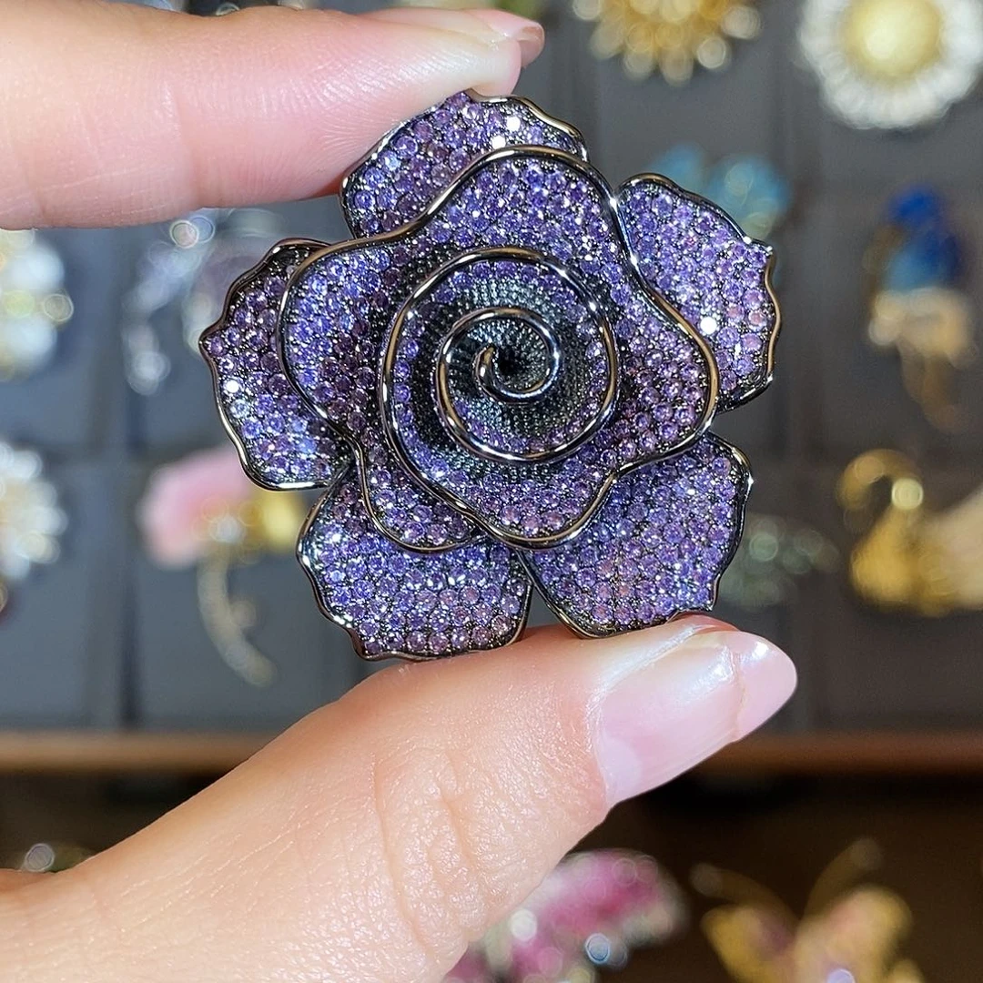 锆石铜合金玫瑰胸针