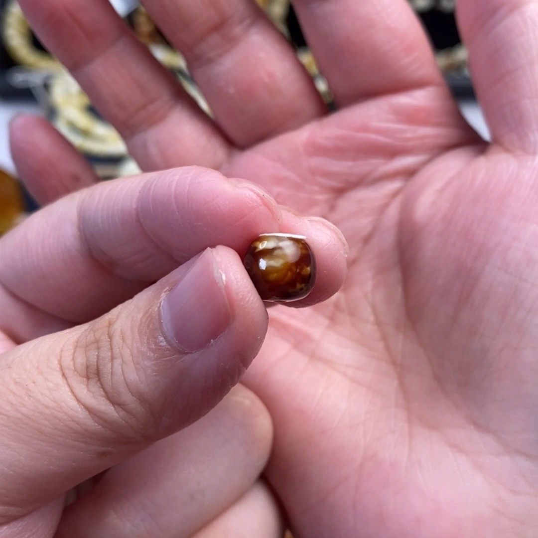蜜蜡未镶嵌裸石沁色妖花老型单珠9