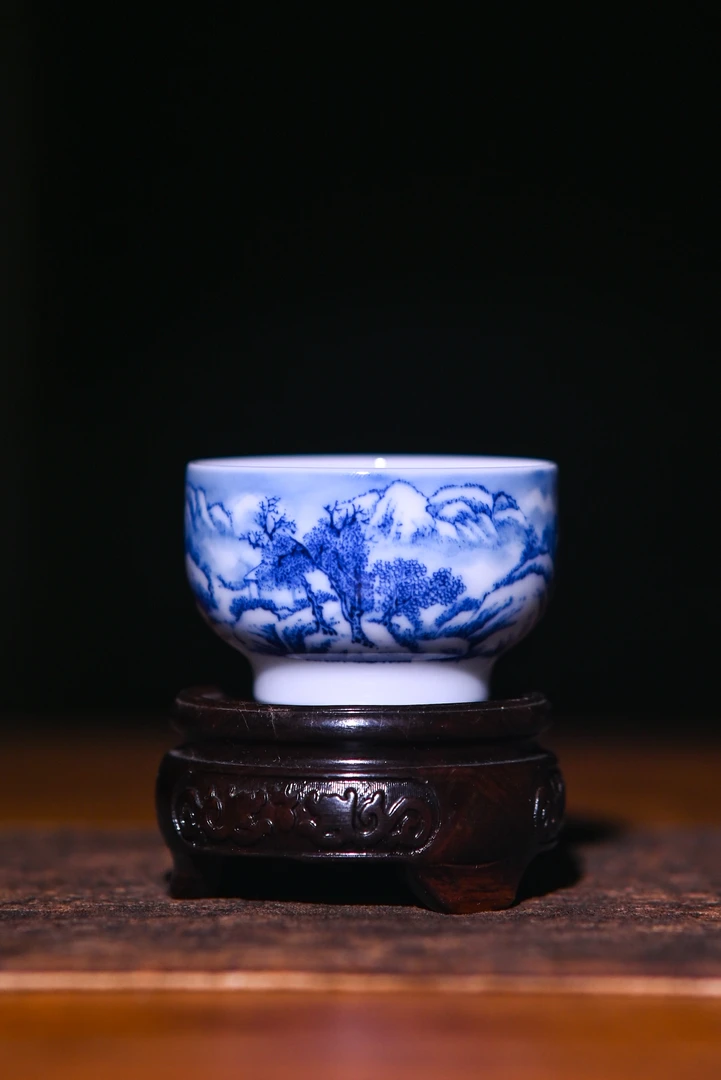 景德镇九段烧妙手青花青花雪景小压手杯茶杯
