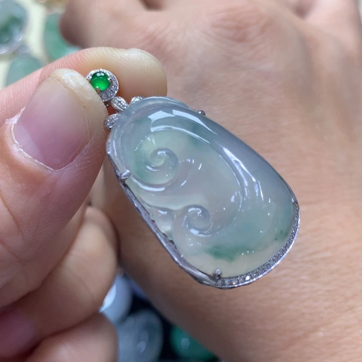 翡翠18K金镶嵌吊坠(不含链)