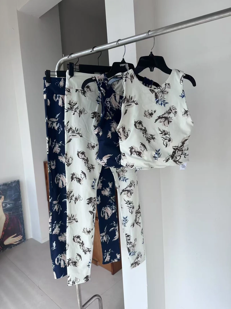 不一样的瑜伽感受｜岛国单emm1花卉瑜伽套装