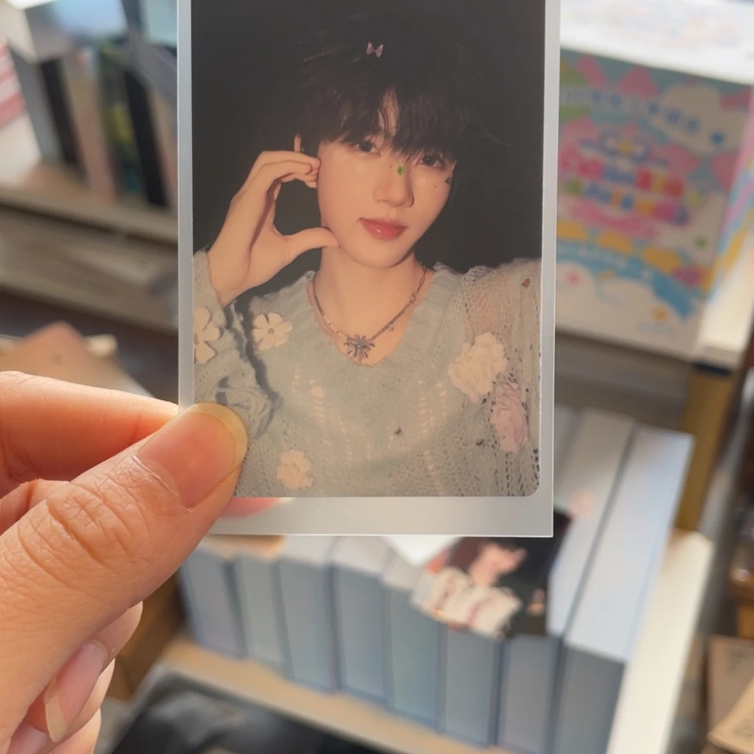 张函瑞肆意少年脸颊比心未绑