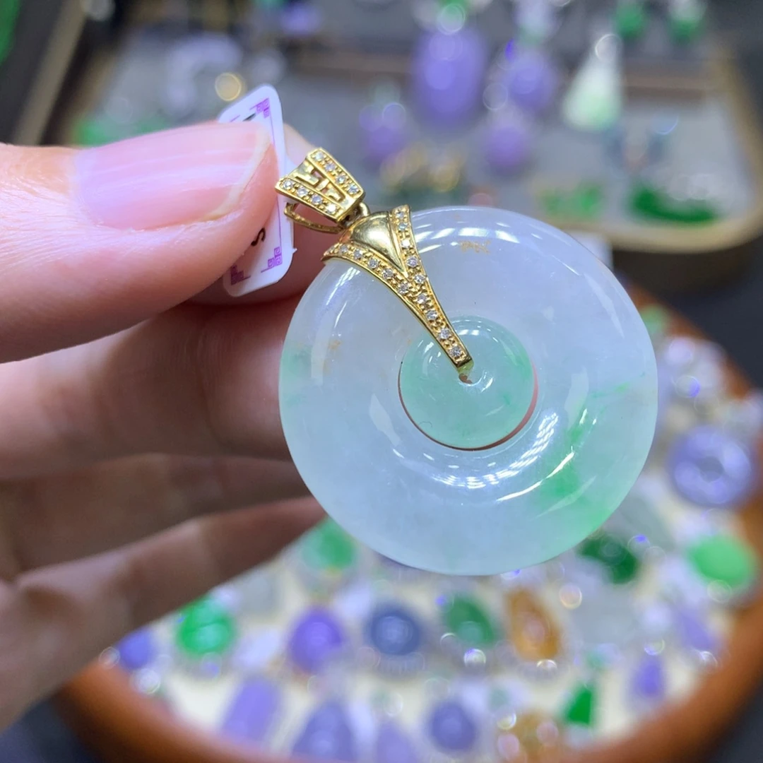 翡翠18K金镶嵌颈饰翡翠吊坠项链