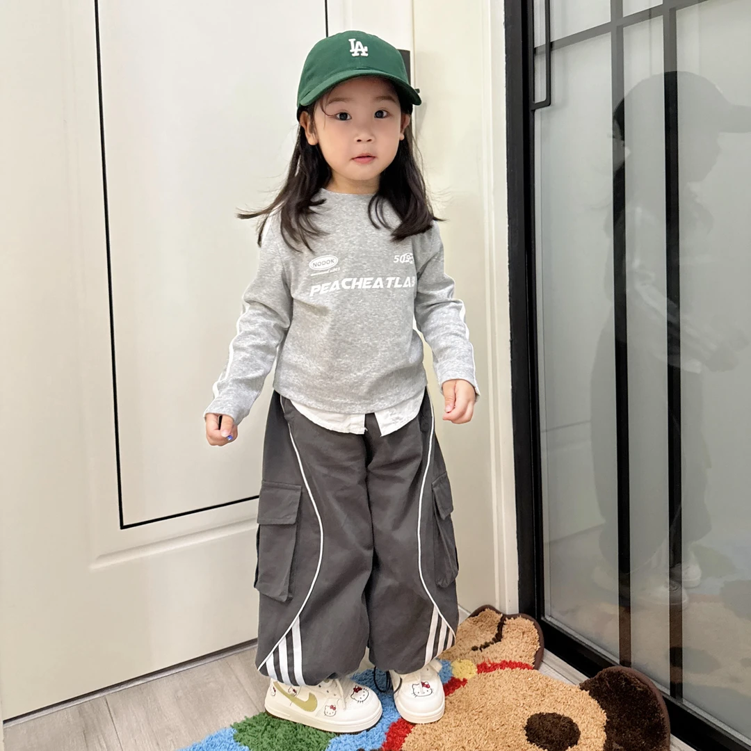 小思家2025早秋新款女童韩休闲洋气运动风圆领T恤束脚工装裤套装