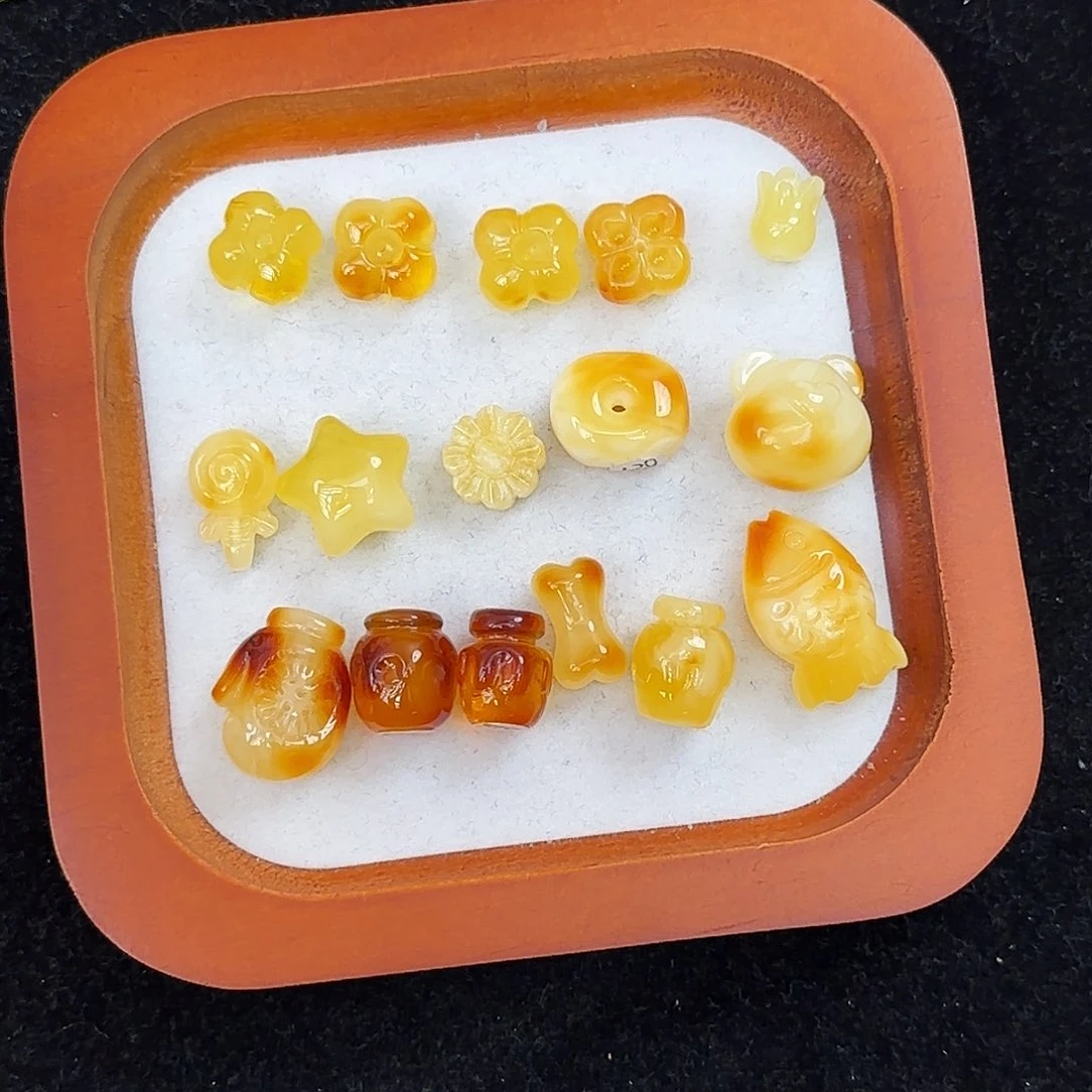 琥珀珠宝奇石未镶嵌睡**覺