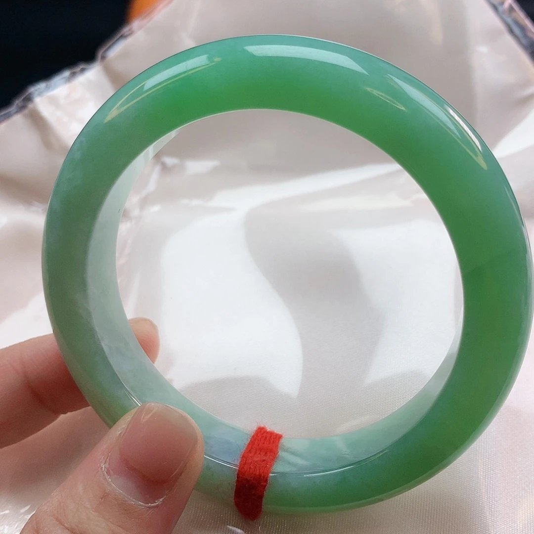 翡翠手镯未镶嵌57圈2412