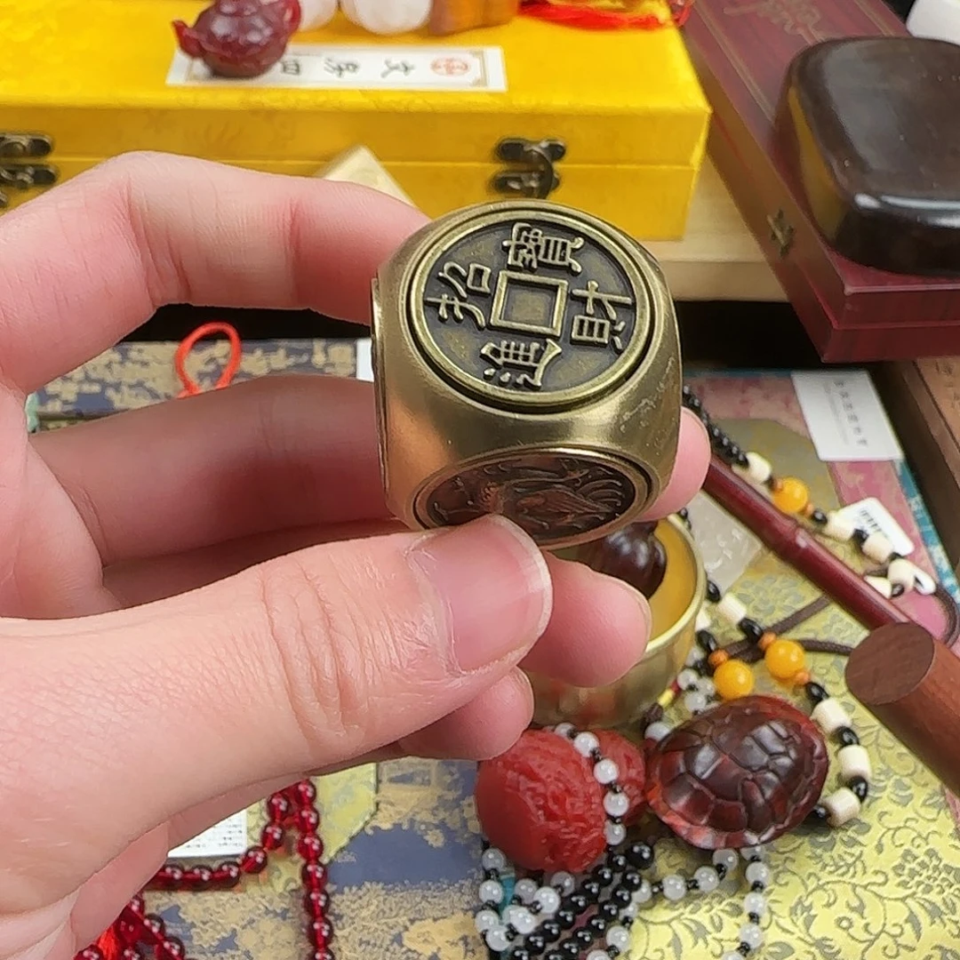 全场观众欢呼雀跃