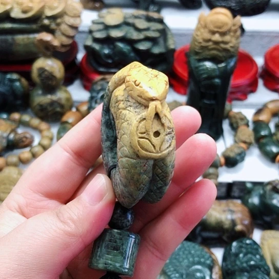岫岩河磨玉（透闪石质玉）把件未镶嵌