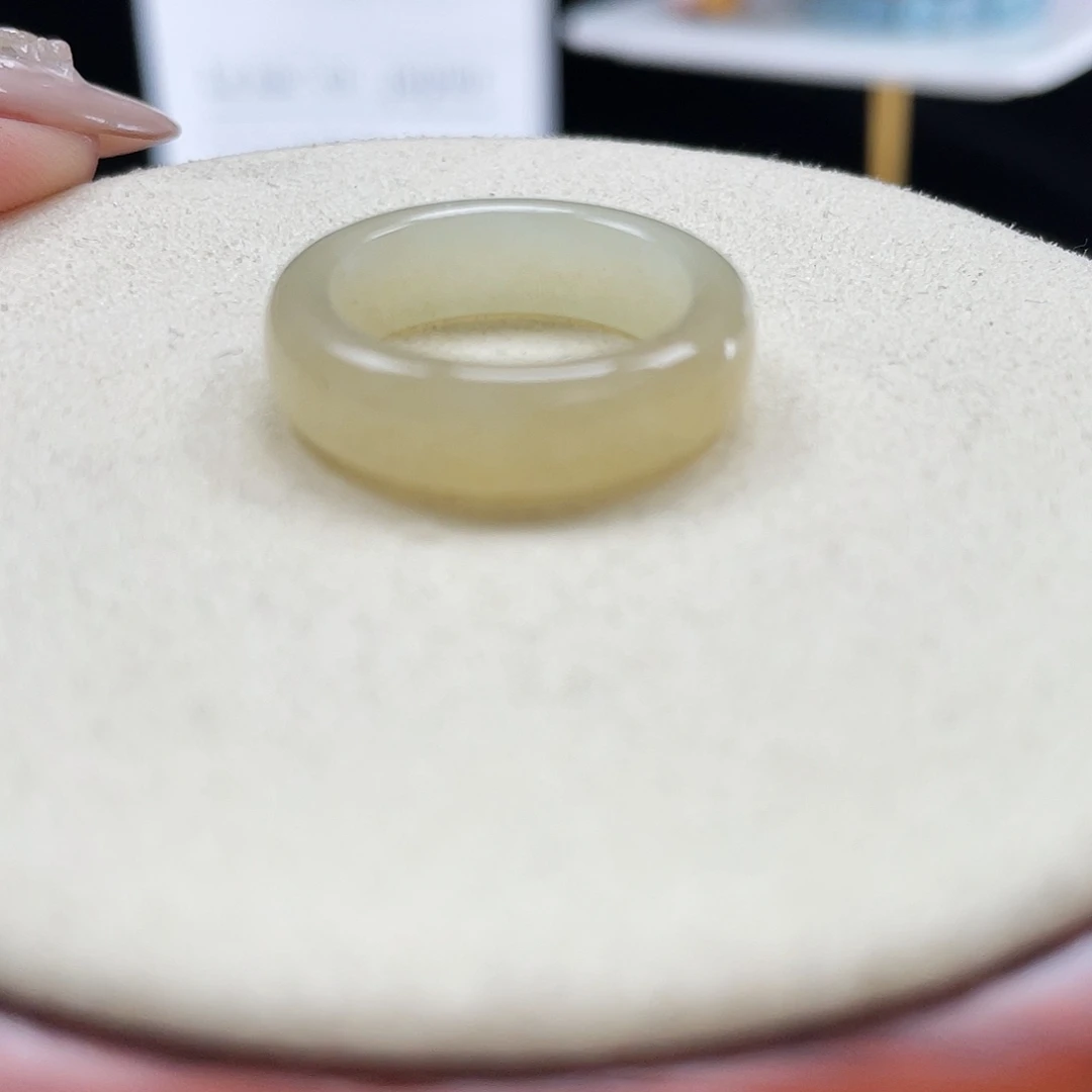 和田玉未镶嵌戒指P12一口糖细条17不退换