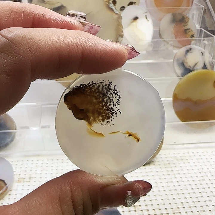 玛瑙/玉髓未镶嵌珠宝奇石
