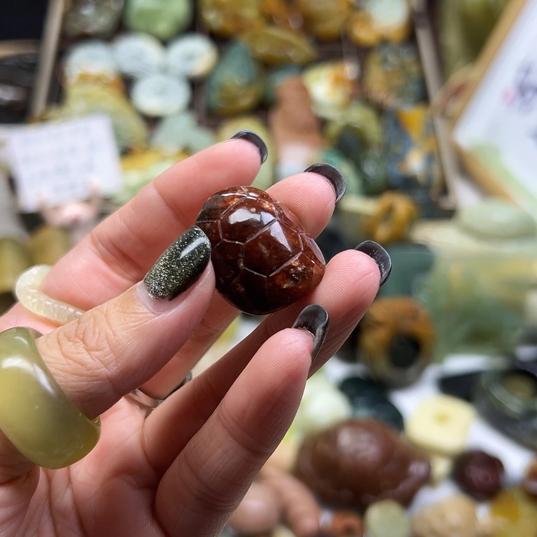 恋***蛋岫岩河磨玉（透闪石质玉）未镶嵌颈饰河磨玉富甲