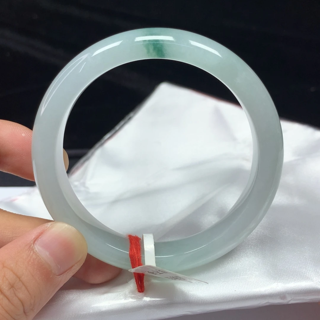 翡翠手镯（圆镯）未镶嵌56.7