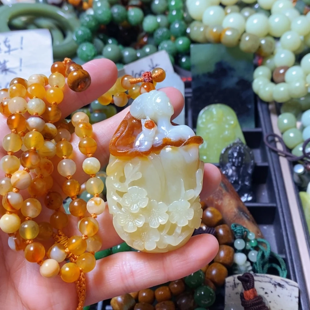 蛇纹石玉未镶嵌颈饰