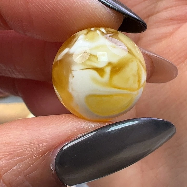 蜜蜡未镶嵌珠宝奇石