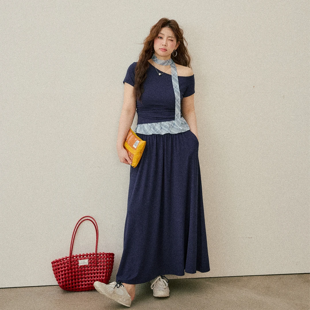 张大人【朗姆酒心】大码女装微胖妹妹韩系松弛感拼接斜肩上衣套装裙