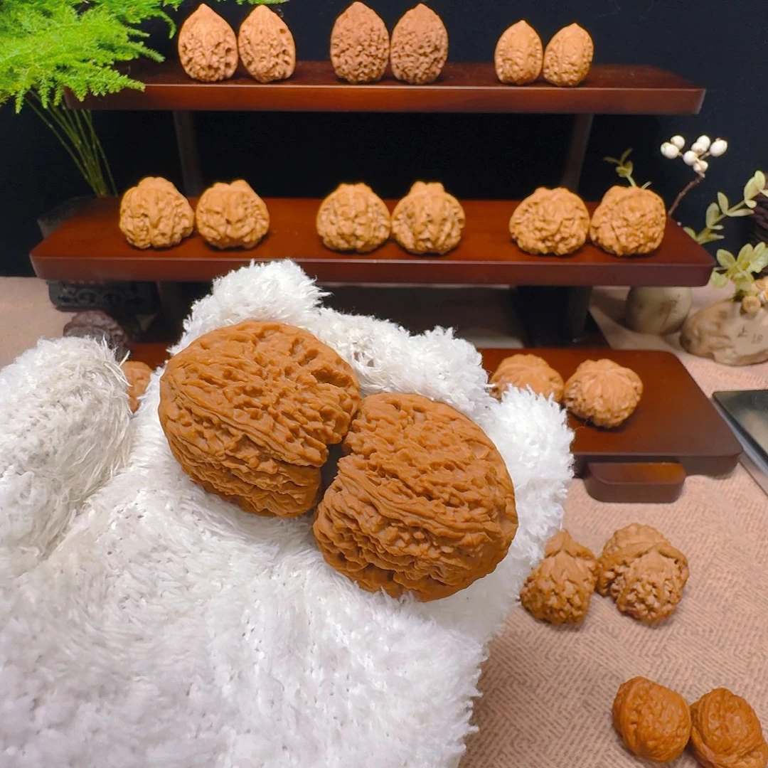 别***着核桃把件全品南疆石边42