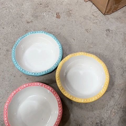 微瑕，不能明火，约口径14厘米，高度3针孔颗粒