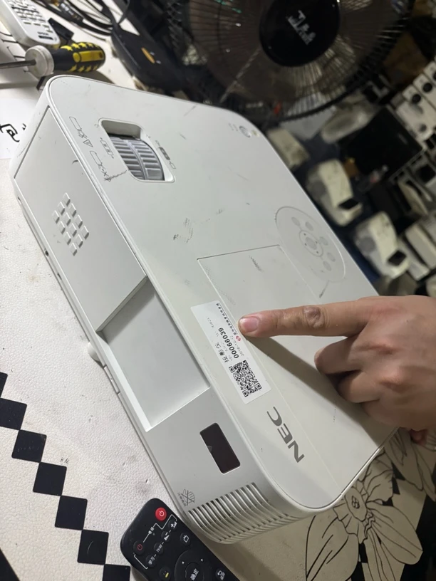 9新  二手 nec 特价投影仪 运费自理