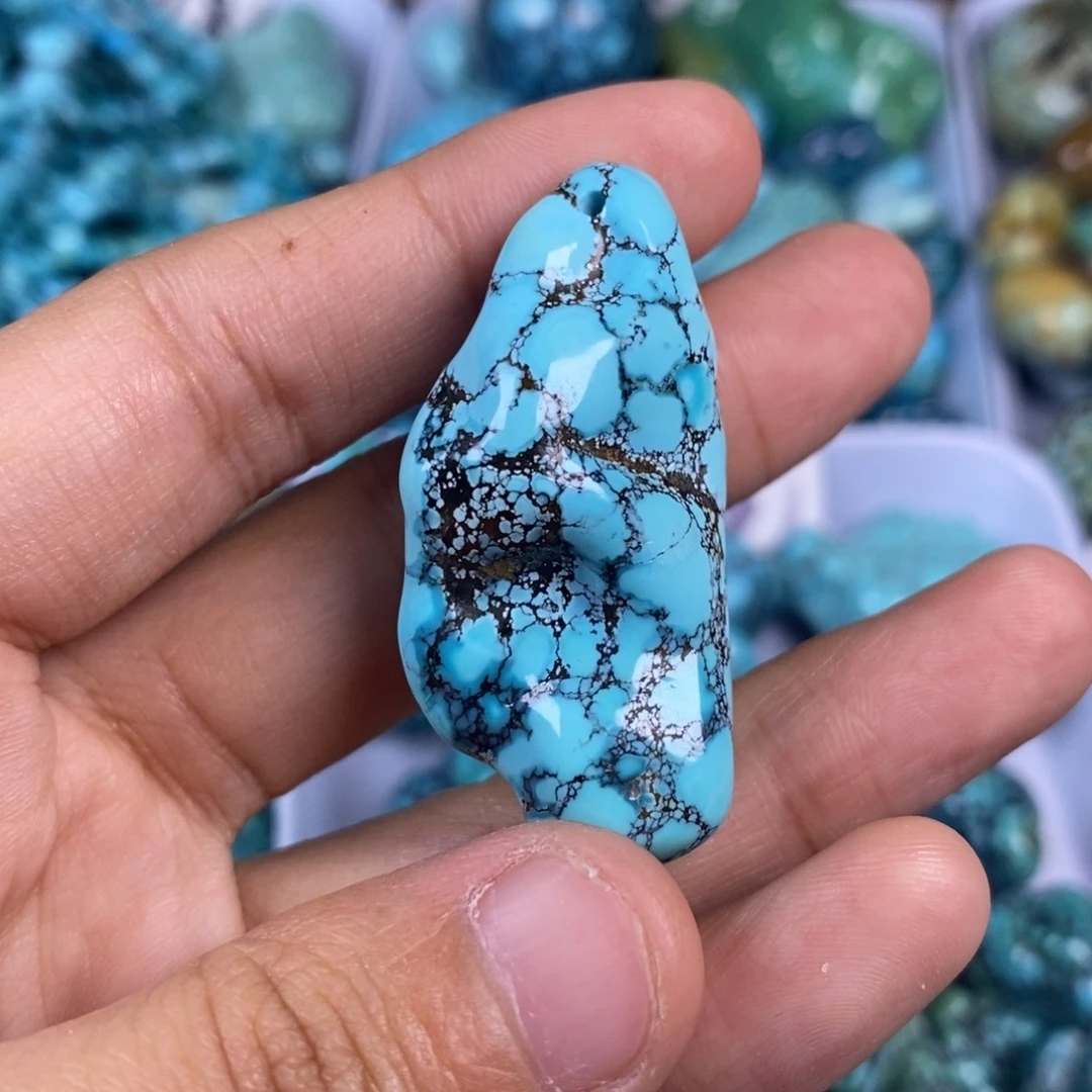 绿松石未镶嵌颈饰