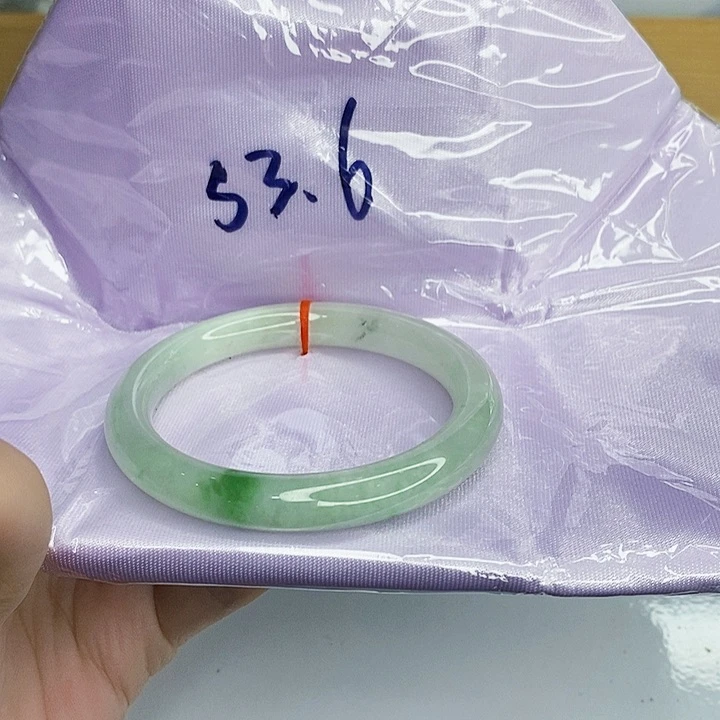 翡翠手镯未镶嵌一图一物实物为准