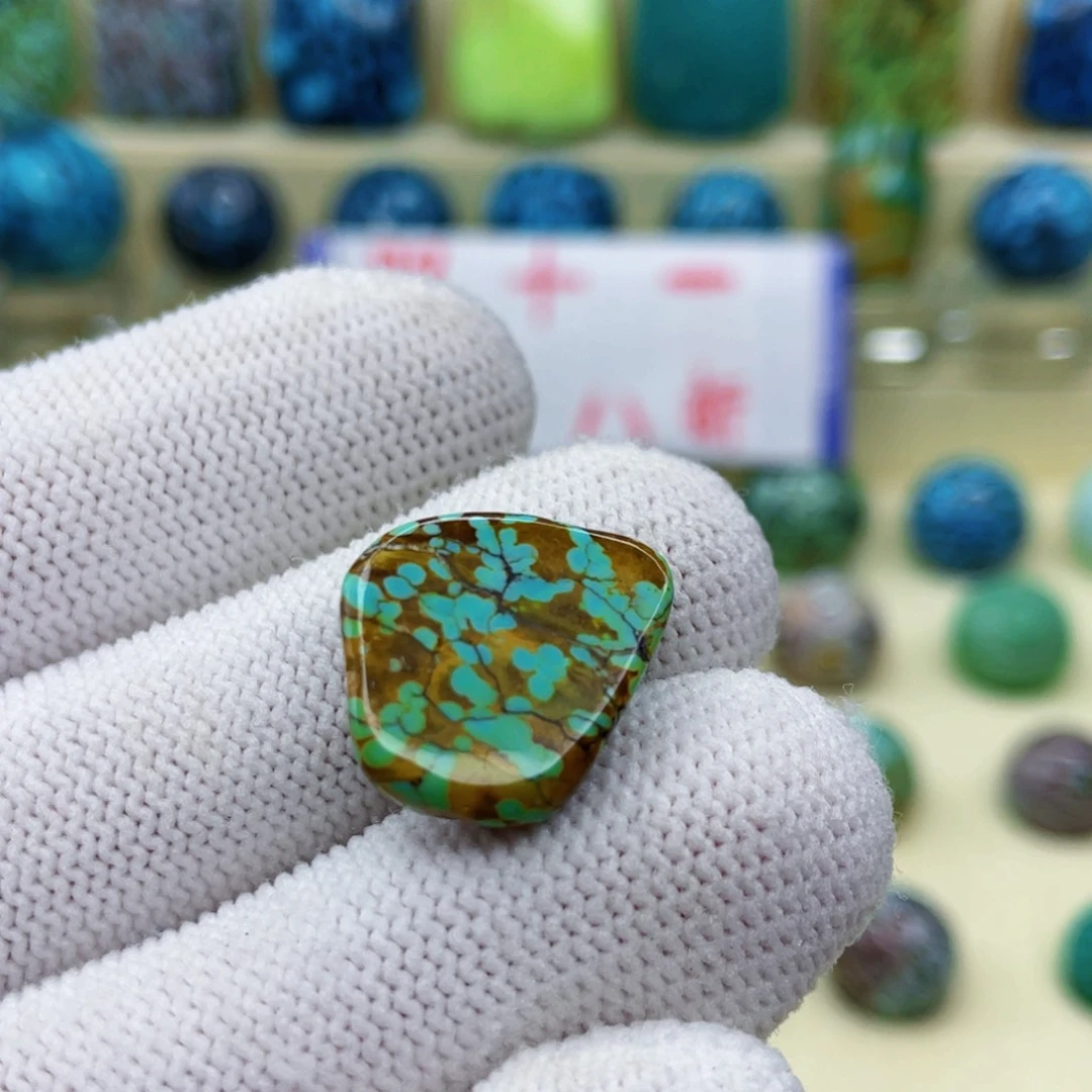 未镶嵌绿松石颈饰