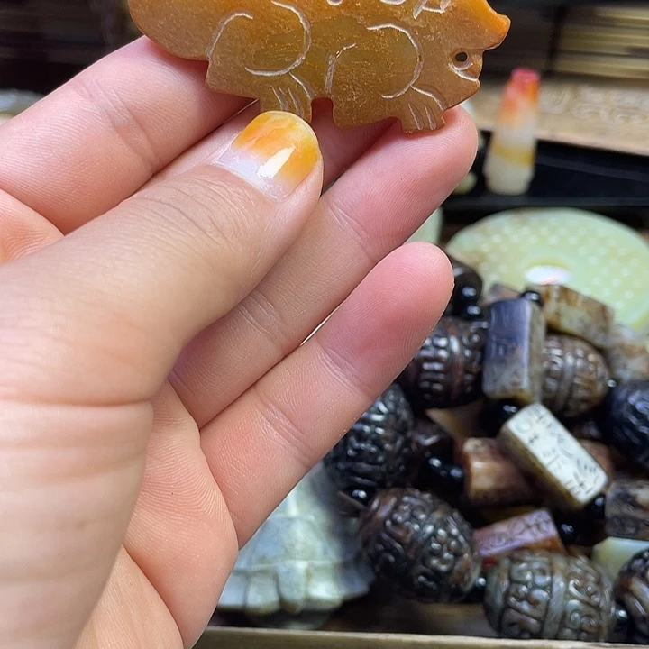 和田玉（糖玉）未镶嵌挂件