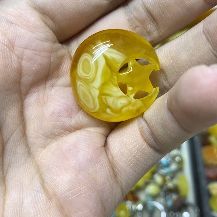 蜜蜡未镶嵌裸石吊坠