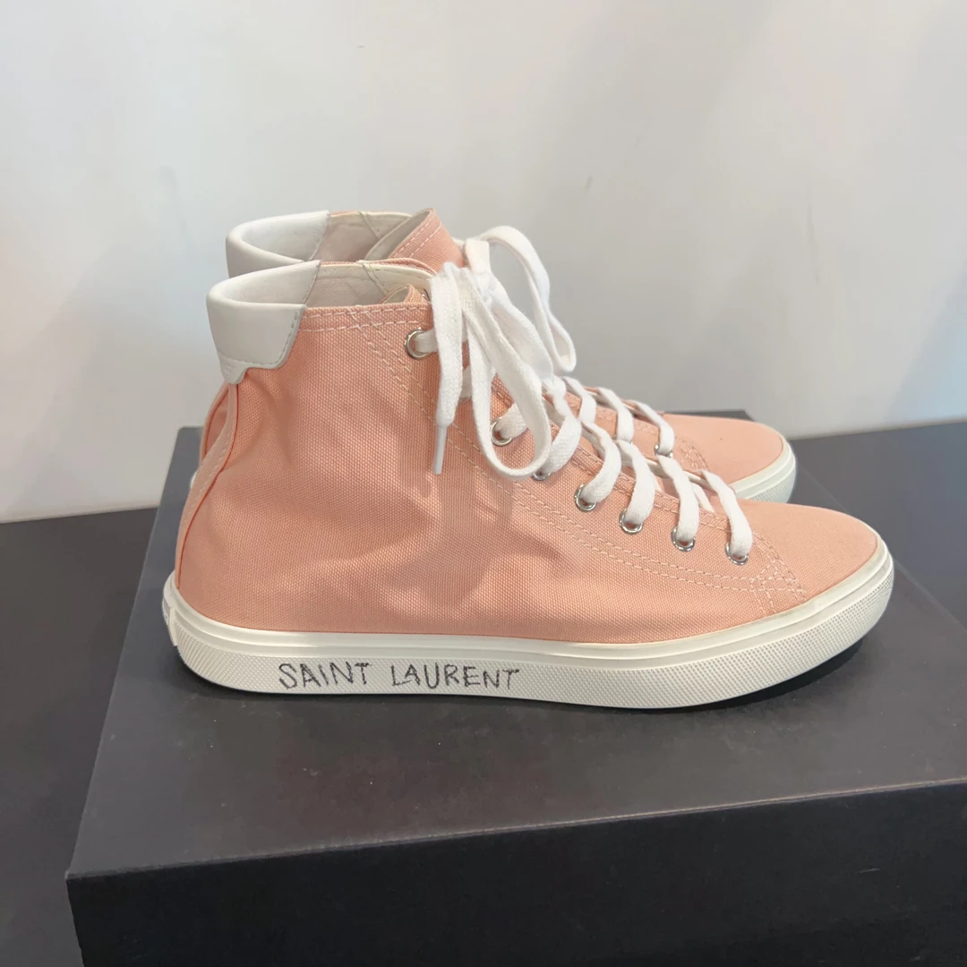 未使用 YSL/圣罗兰 安洁利严选板鞋尺码37成色看直播GSS27065