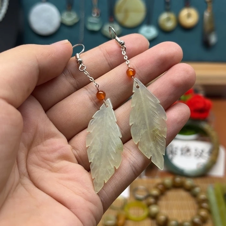 蛇纹石玉未镶嵌耳饰