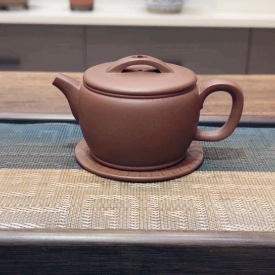 紫砂黄龙山原矿紫砂黄龙山原矿底槽清半手工（170 cc）