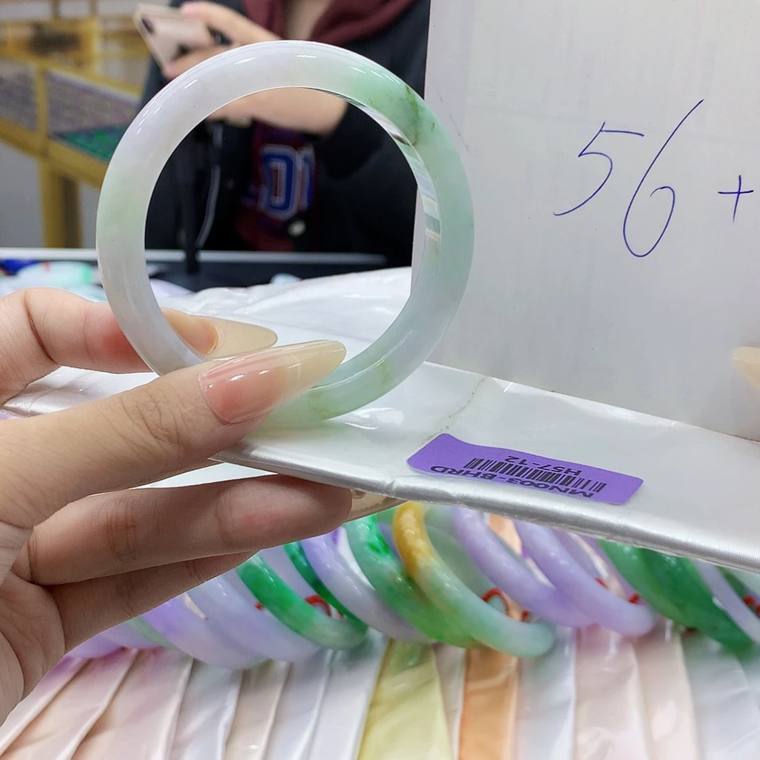 翡翠未镶嵌手镯nnn