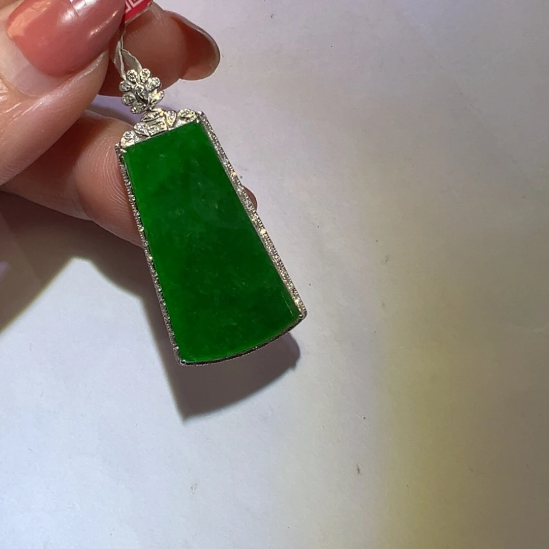 翡翠颈饰18K金镶嵌雪**嫣吊坠