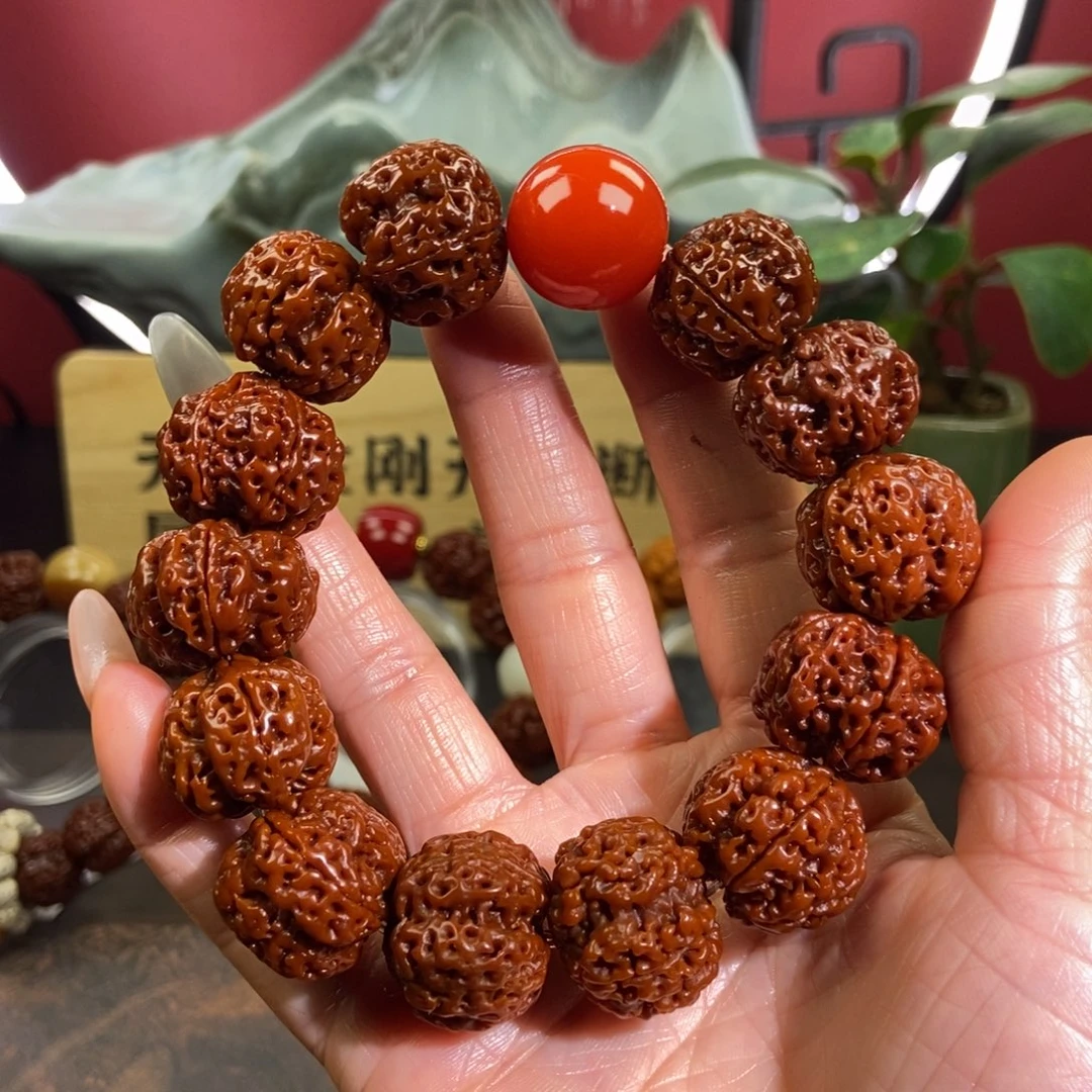 金刚菩提吊坠522红。