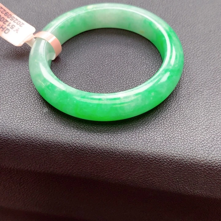 韩***三未镶嵌手镯翡翠翡翠定金