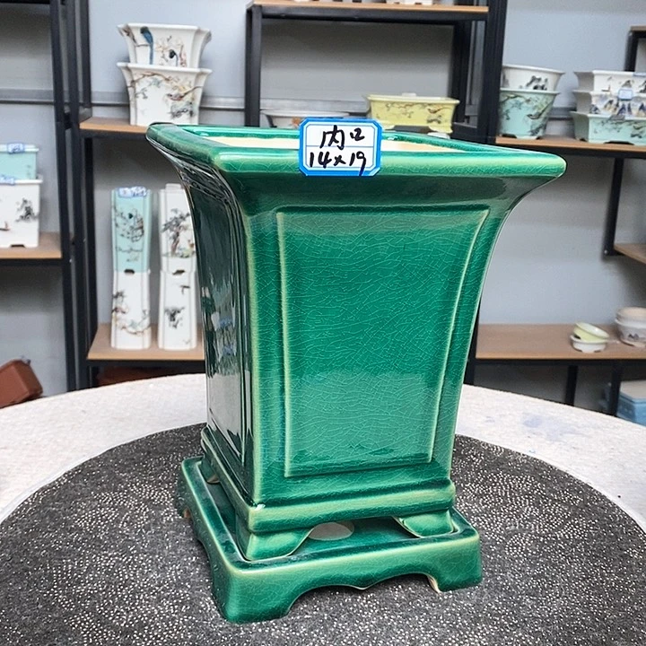 紫砂的花盆很漂亮1